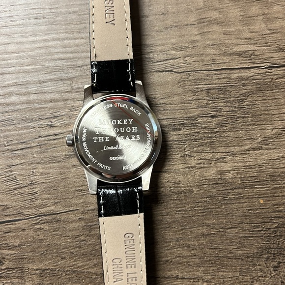 Walt Disney World Limited Release Woman’s Watch main image 4